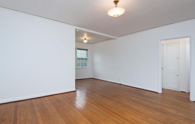 1 bed, 1 bath, 640 sqft, $1,499, Unit 5400-2