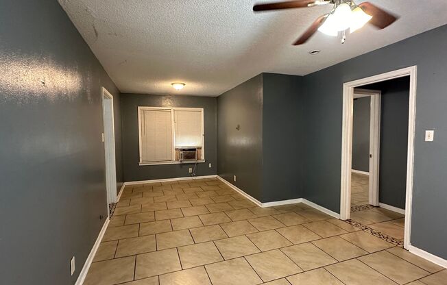 2 beds, 1 bath, $1,200