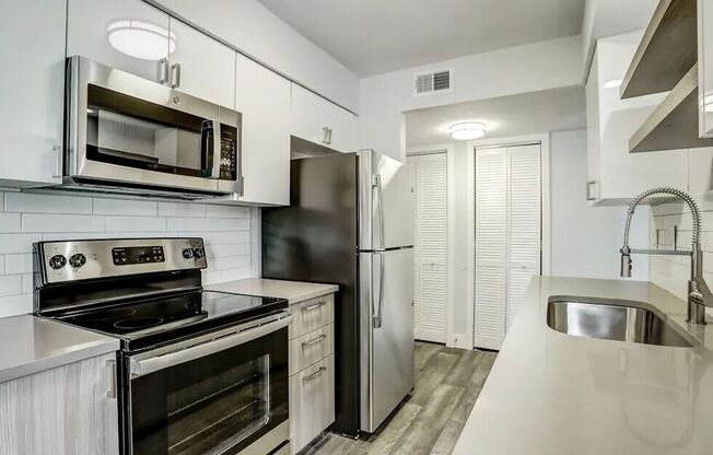 3 beds, 2 baths, 1,330 sqft, $1,399, Unit 109