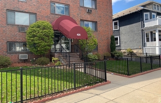 425 S HUNTINGTON AVE