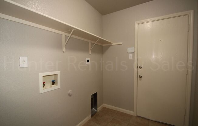 3 beds, 2 baths, $1,600