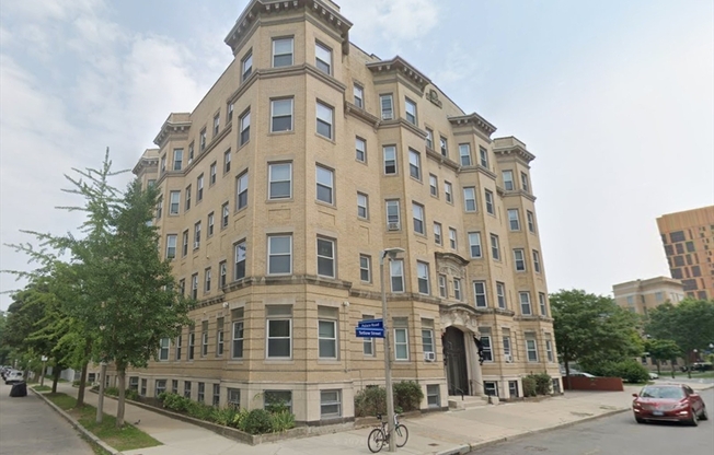 1 bed, 1 bath, 600 sqft, $2,800, Unit 15
