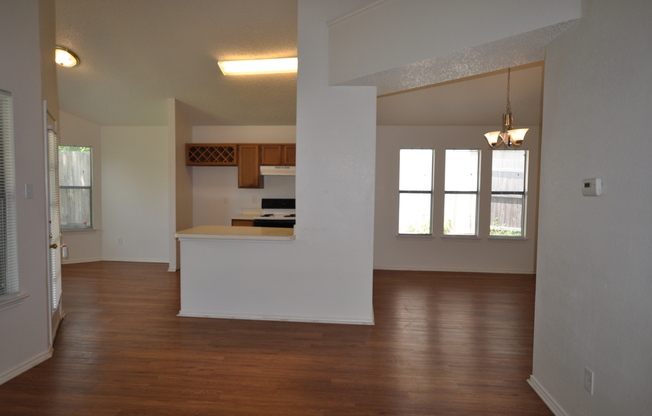 3 beds, 2 baths, $2,050