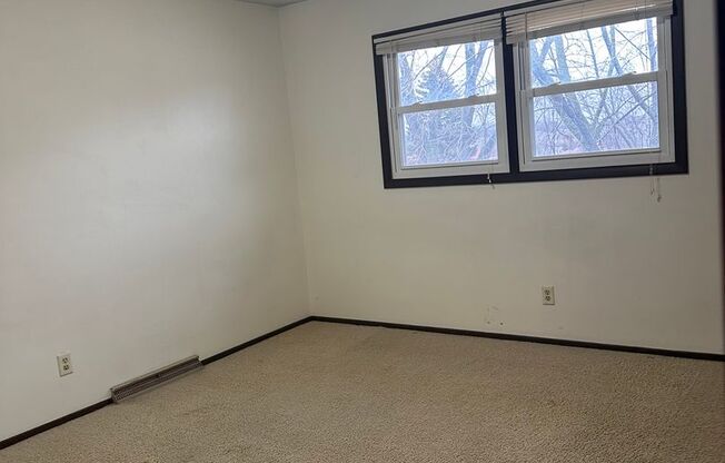 708-722 S River Road