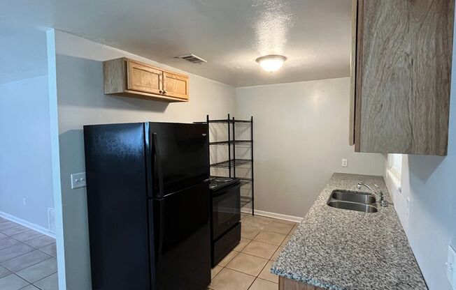 3 beds, 1 bath, $1,295