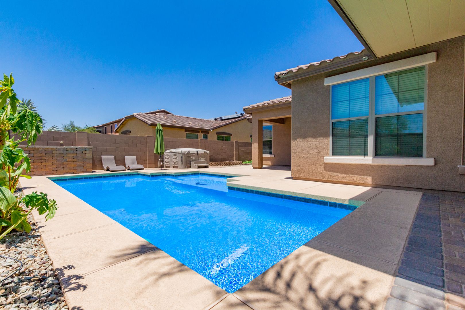 Wow!  Awesome home in EXCELLENT area of Goodyear! Solar!!!