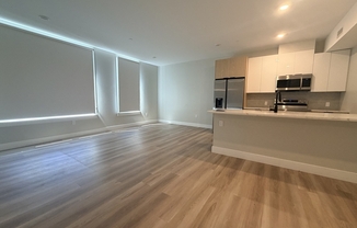 2 beds, 2 baths, 935 sqft, $3,700, Unit 302