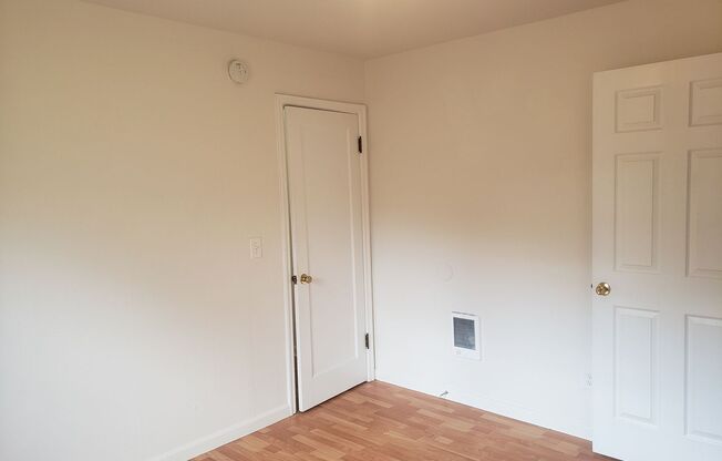 3 beds, 1 bath, $2,095