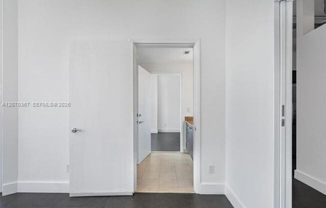 3 beds, 2 baths, $4,300, Unit # 818