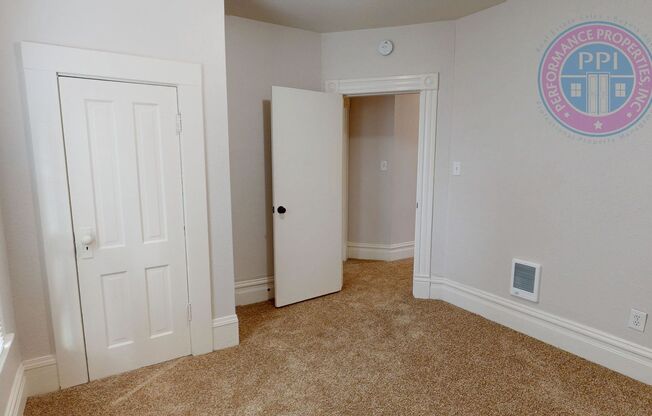 2 beds, 1 bath, 800 sqft, $1,645, Unit Upper