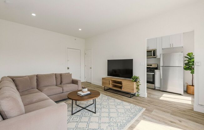 1623 N Mariposa