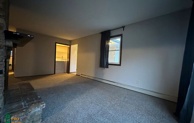 3 beds, 1.5 baths, $1,495, Unit 02