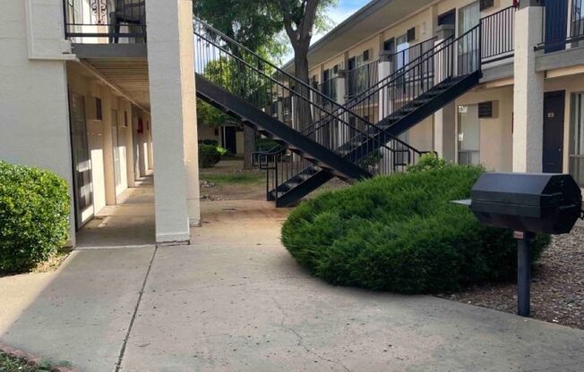 Studio, 1 bath, 364 sqft, $710, Unit 63