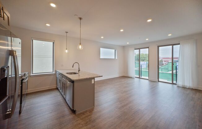 2 beds, 2 baths, 1,120 sqft, $2,200, Unit Unit 403