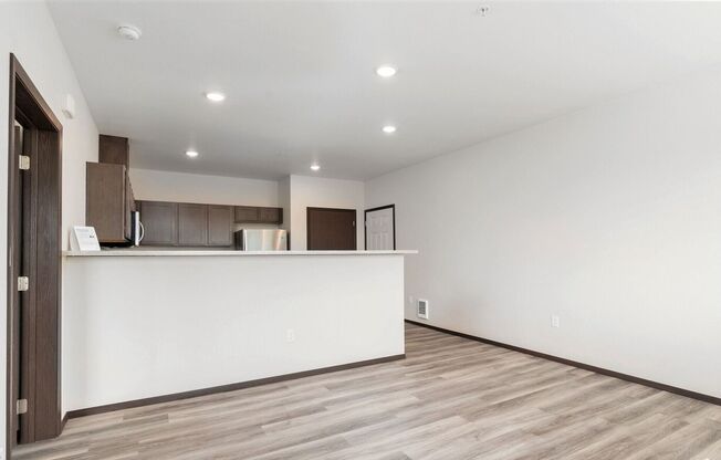 1 bed, 1 bath, 726 sqft, $1,325, Unit B-206