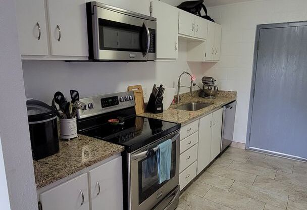 Studio, 1 bath, $1,065, Unit 308