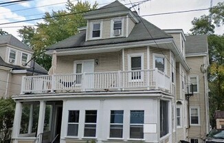 7 Oak Square Ave # 2R