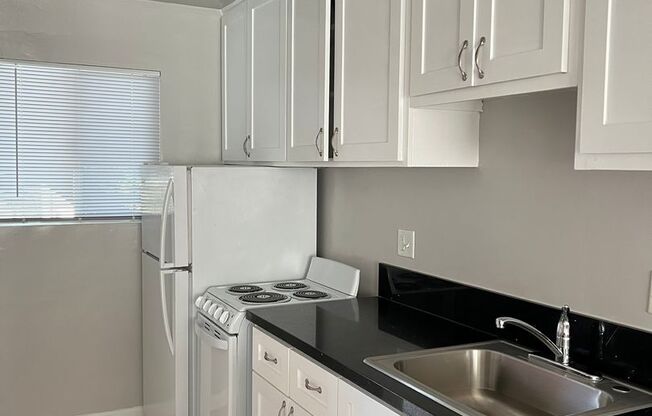 Woodbridge Village Apartments - 1900 N. MARIANNA AVE.