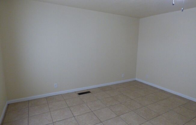 1311 Edenton Drive- Beautiful House in Westmoore Addition Three Bedroom / 1.5 Bath!!!