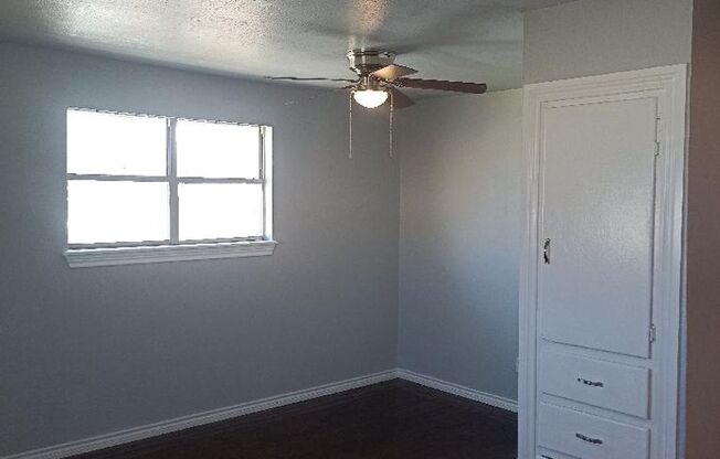 Remodeled 1 bed 1 bath Close to Fort Sill  50% off first month rent.