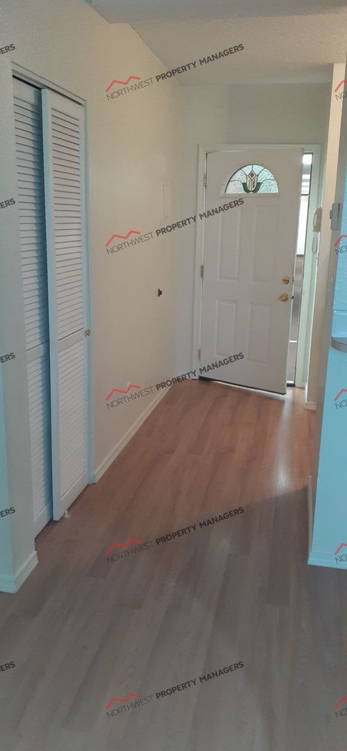 1 bed, 1 bath, 540 sqft, $895, Unit #301