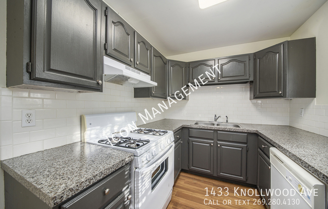 1433 KNOLLWOOD AVE