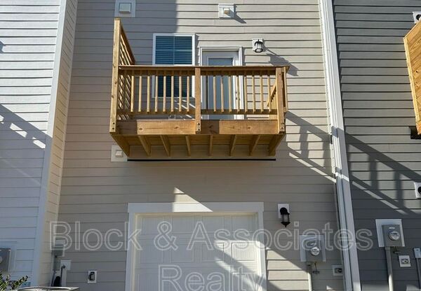 608 GIMARI DR