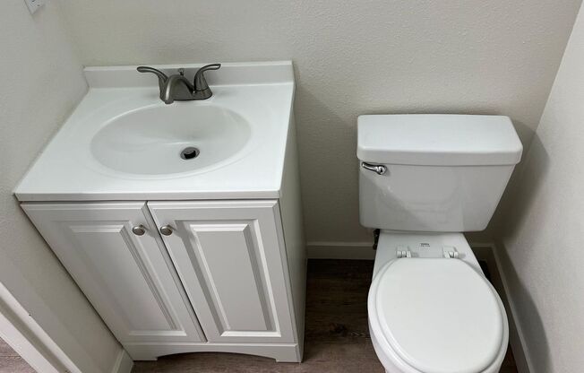 1 bed, 1 bath, 304 sqft, $905, Unit Unit 114