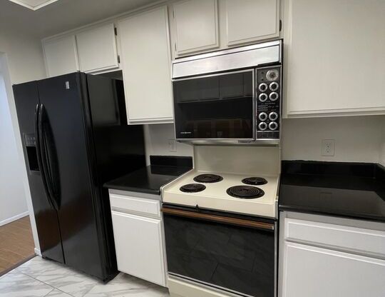 2 beds, 2 baths, 1,264 sqft, $3,275, Unit 607