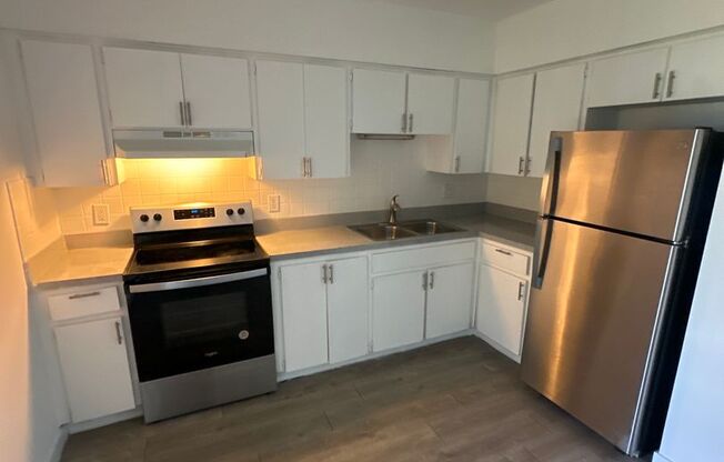 1 bed, 1 bath, 700 sqft, $1,415, Unit 9202-4
