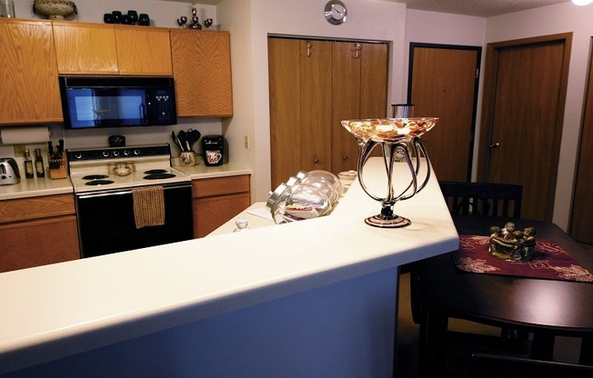 2 beds, 1 bath, 1,050 sqft, $1,375, Unit 3720309R