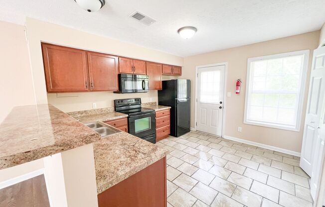 2 Bedroom 1.5 Bathroom Townhome!!!