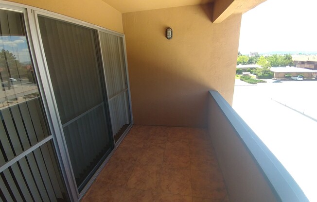 2 beds, 1 bath, 810 sqft, $1,105, Unit 20-C