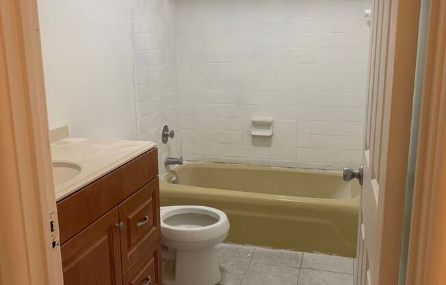 1 bed, 1 bath, 750 sqft, $1,250, Unit 2300#202