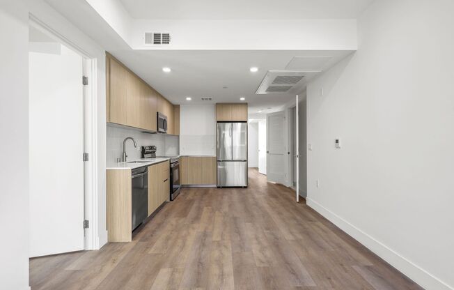 3 beds, 3 baths, 938 sqft, $3,150, Unit 603