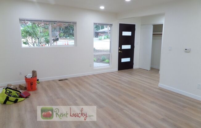 ABSOLUTELY STUNNING & Fully Remodeled 4-Bedroom Rambler in Phenomenal Bellevue Location!!