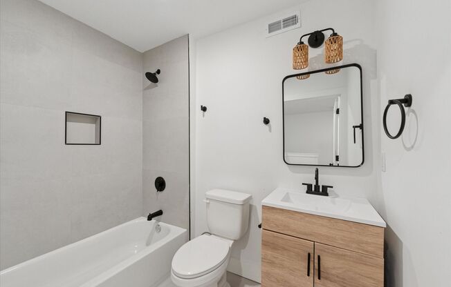 2 beds, 2 baths, 900 sqft, $1,422, Unit 103