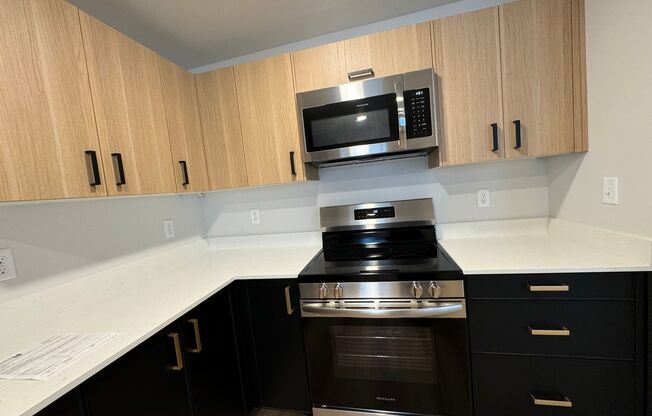 3 beds, 2 baths, $2,849, Unit Unit D