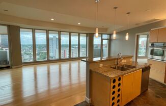 5900 Mosteller Drive, Unit 72
