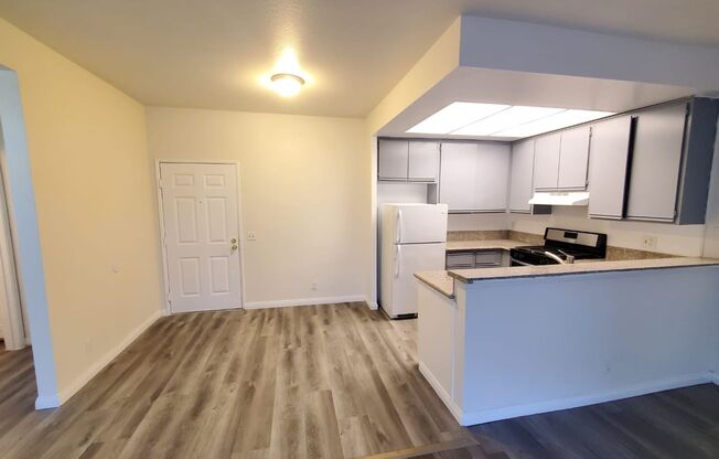 1 bed, 1 bath, 700 sqft, $1,995, Unit 102