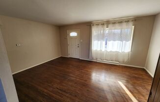 3 beds, 1 bath, $1,350