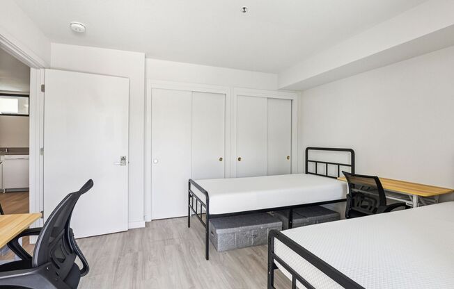 1 bed, 1 bath, 100 sqft, $950, Unit Shared Double - Shared  Double