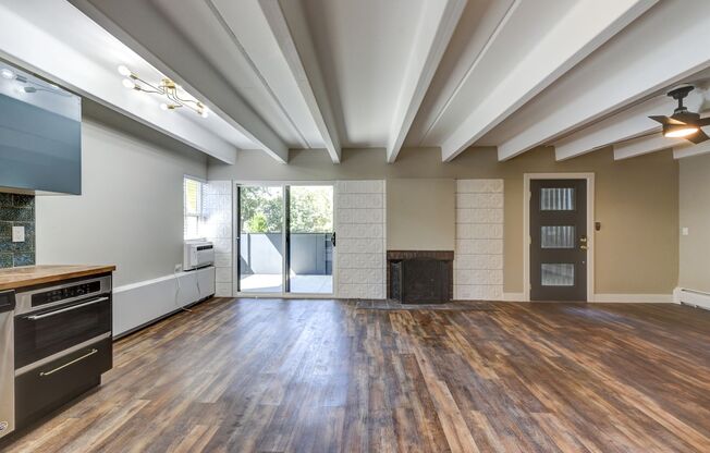2 beds, 2 baths, 925 sqft, $1,850, Unit 301