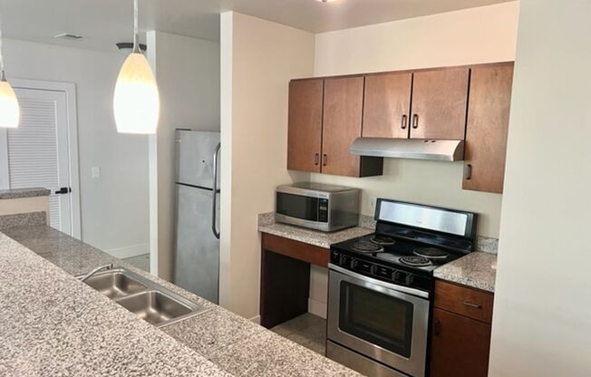 2 beds, 1 bath, 814 sqft, $1,549, Unit 06-04