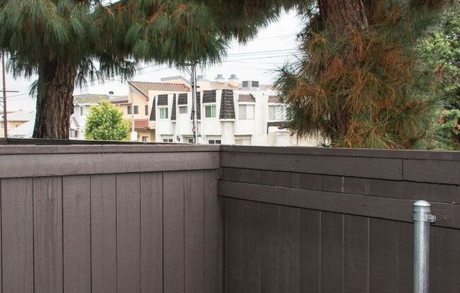 2 beds, 1.5 baths, 990 sqft, $2,395, Unit 242