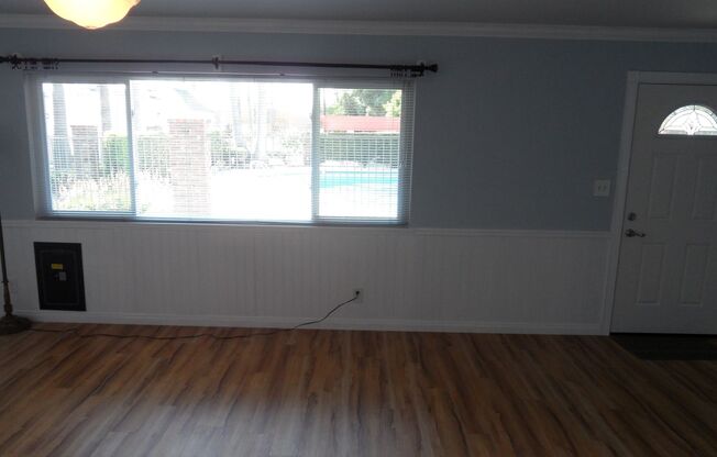 Nicely Updated 1 Bedroom 1 Bathroom, Coco Palms Community.