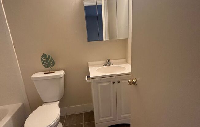 1 bed, 1 bath, 625 sqft, $1,250, Unit F06