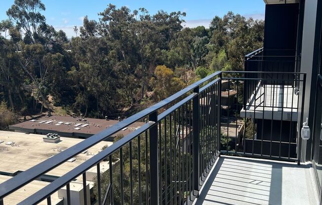 2 beds, 2 baths, 816 sqft, $3,995, Unit 809