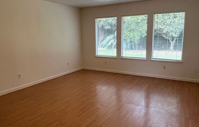 Charming home for rent in Tulare! Available NOW!