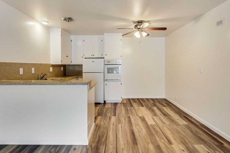 210 ATHOL AVE